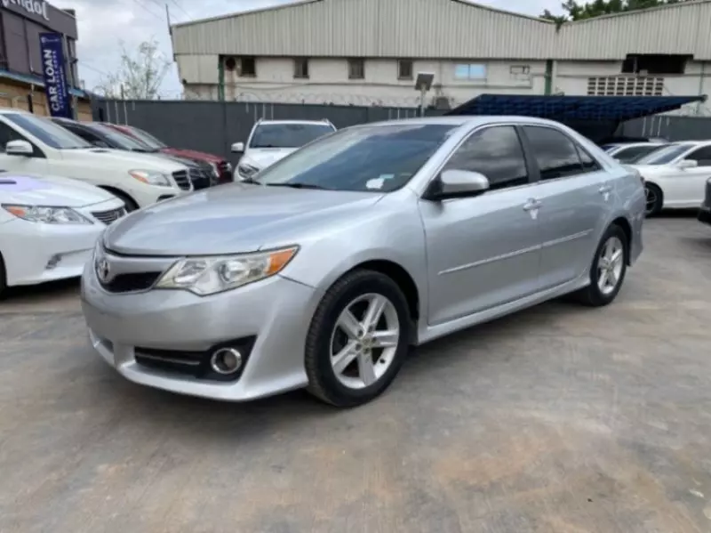 Toyota Camry   - 2013