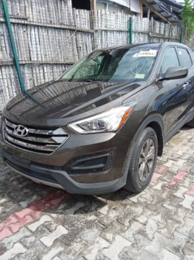 Hyundai Santa Fe   - 2013