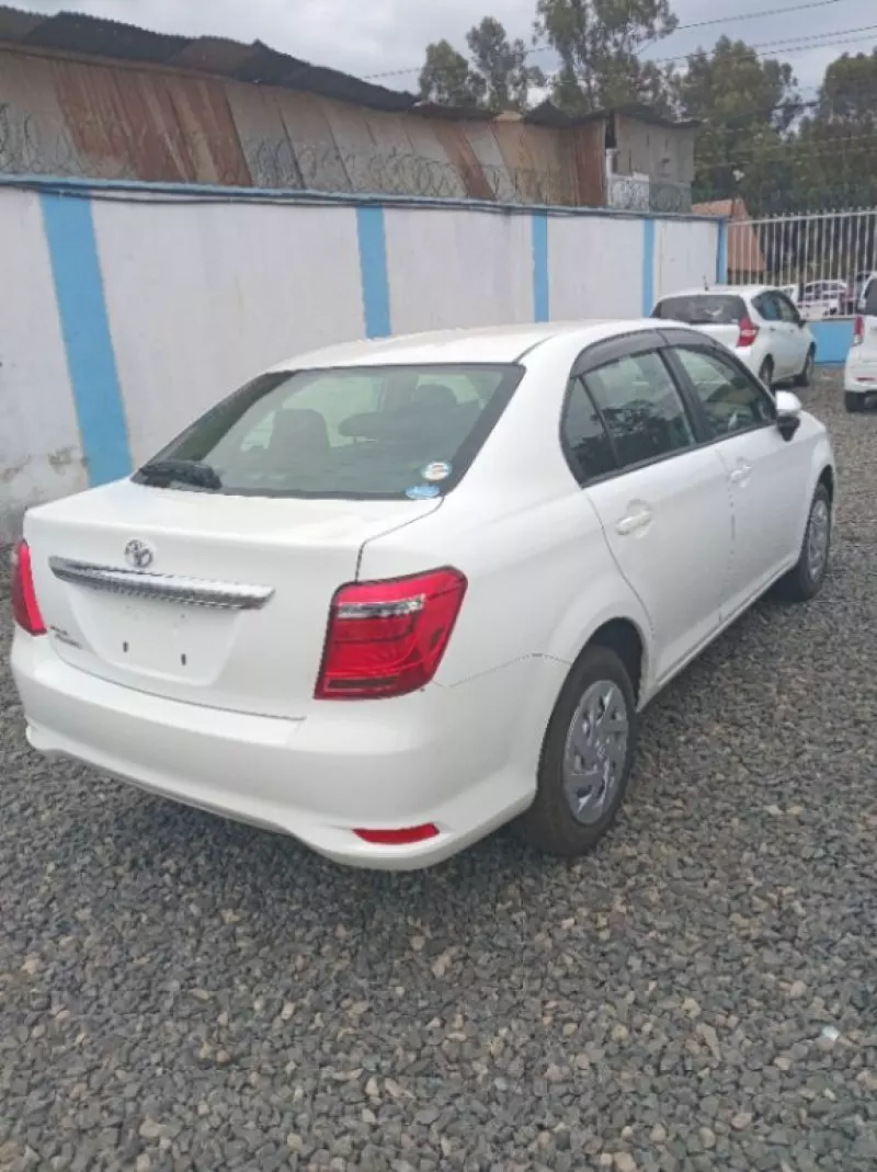 Toyota Axio    - 2018