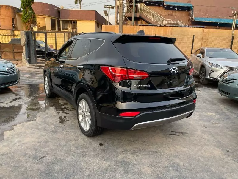 Hyundai Santa FE   - 2013