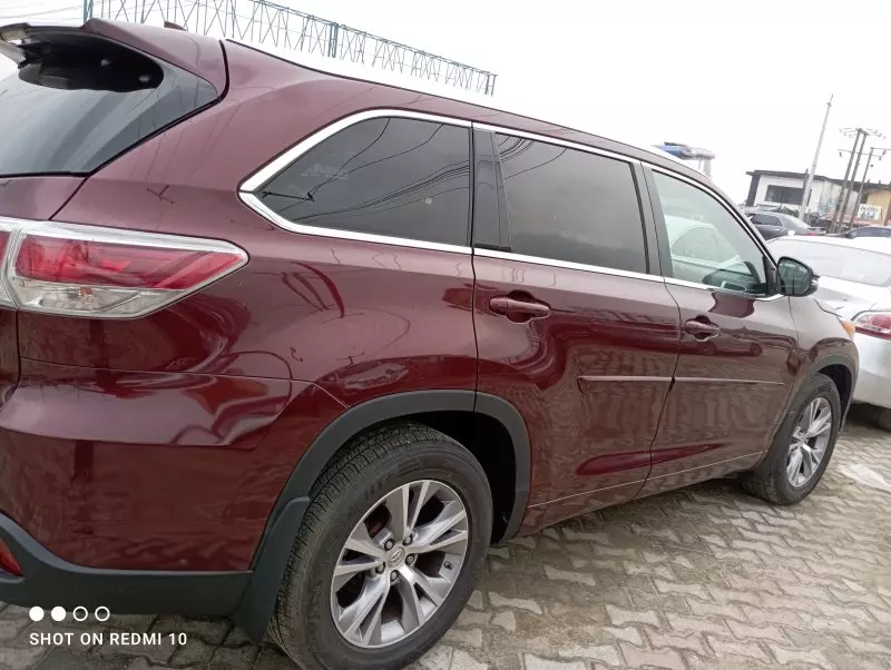 Toyota Highlander   - 2014