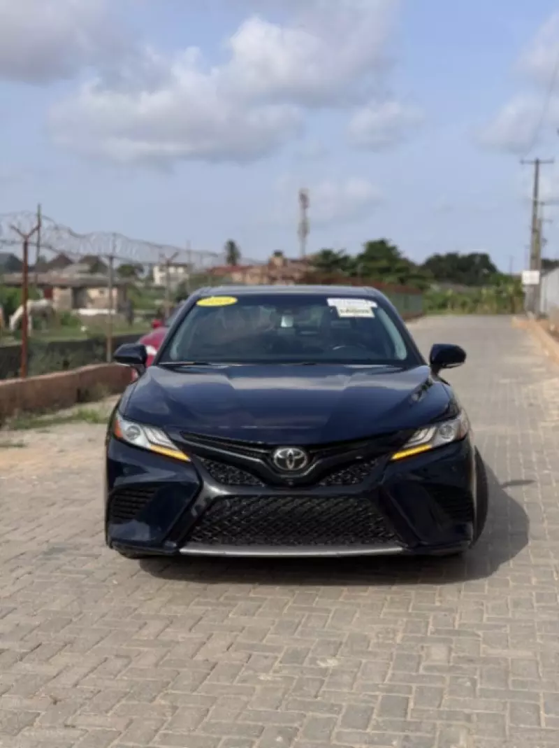 Toyota Camry   - 2018
