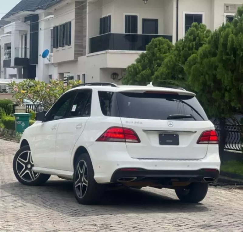 Mercedes-Benz GLE-Class   - 2016