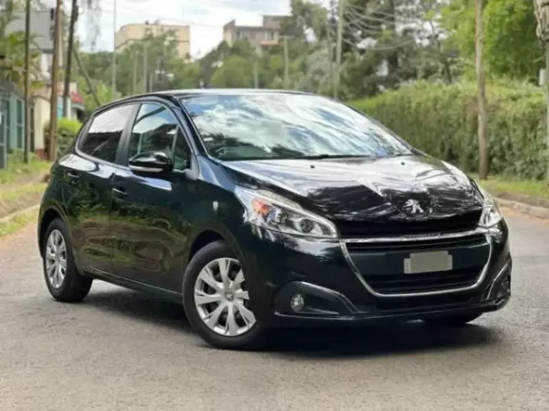 Peugeot 208   - 2017