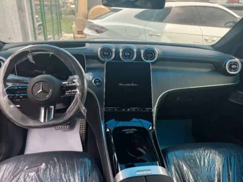 Mercedes-Benz GLC 300   - 2025