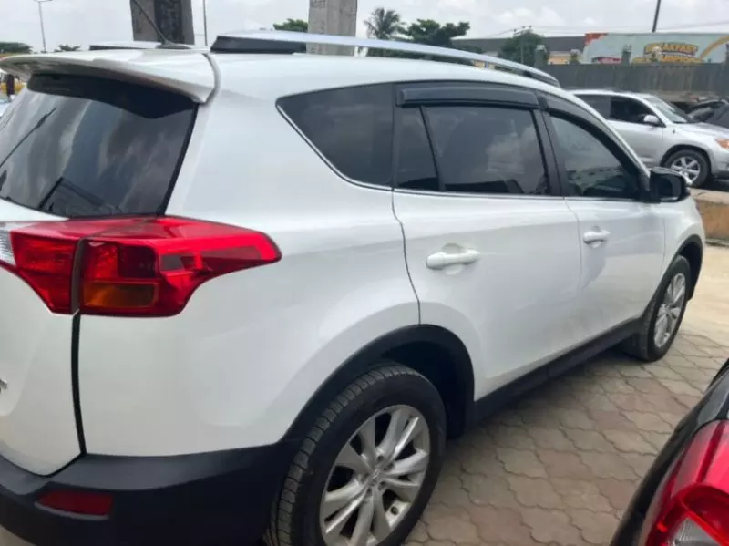 Toyota RAV4   - 2014