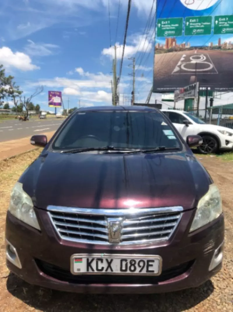Toyota Premio    - 2012