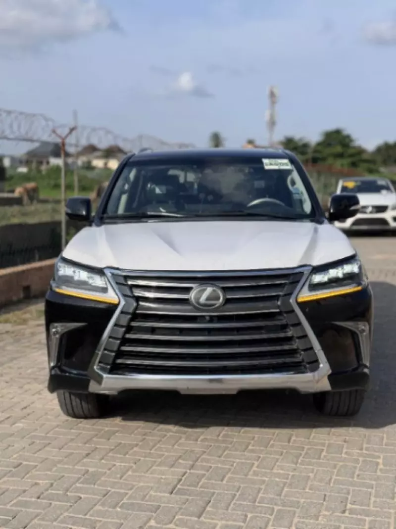 Lexus LX 570   - 2017