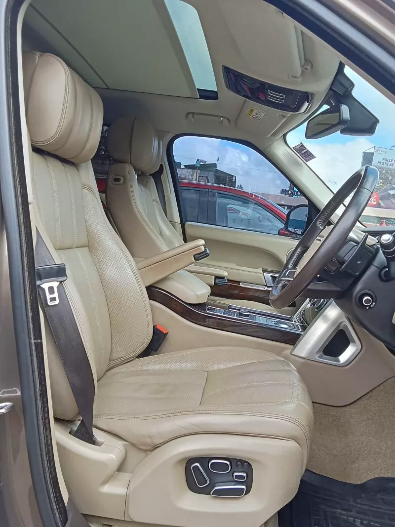 Land Rover Range Rover Vogue   - 2014