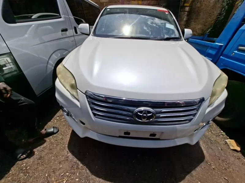 Toyota Vanguard    - 2012