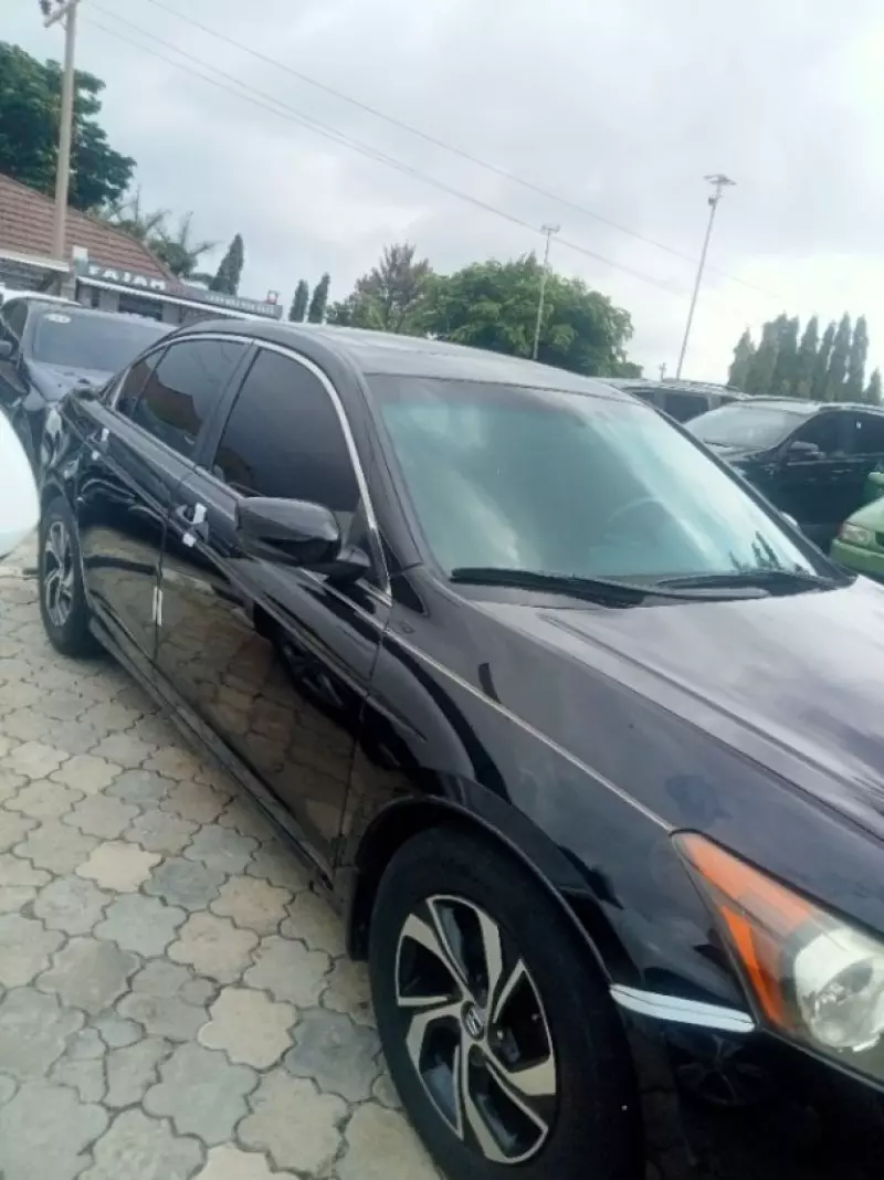 Honda Accord   - 2009