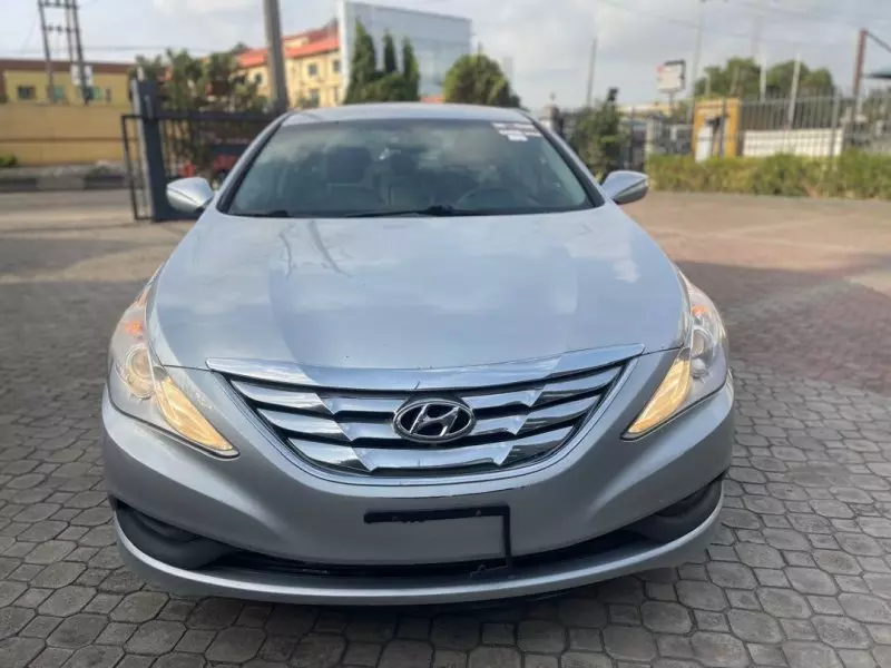 Hyundai Sonata   - 2014