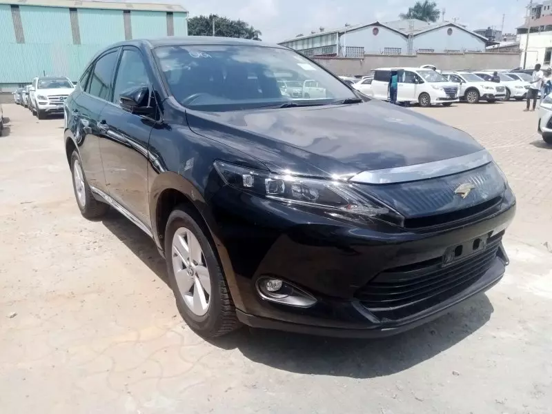 Toyota Harrier   - 2016