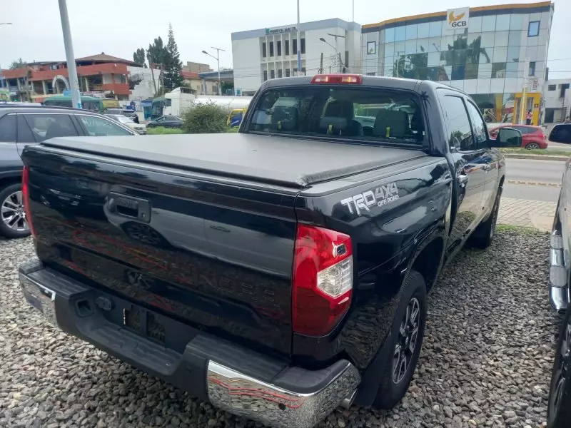 Toyota Fortuner   - 2018