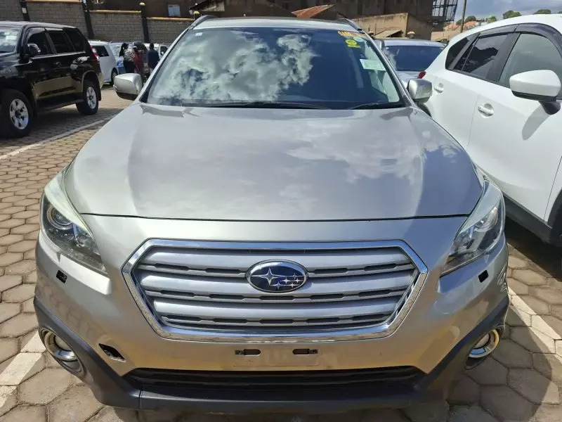 Subaru Outback   - 2016