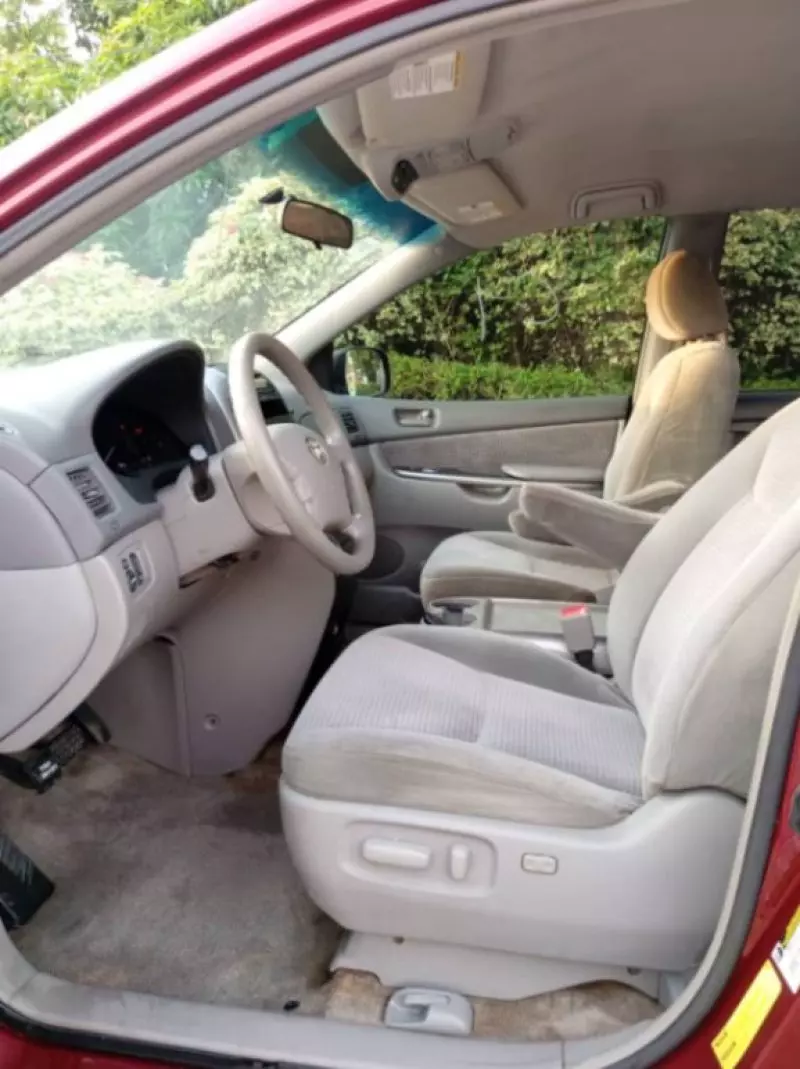 Toyota camry   - 2011