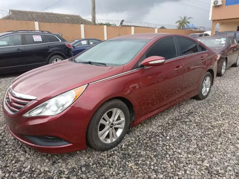 Hyundai Sonata   - 2014