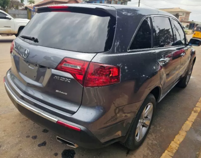 Acura MDX   - 2011