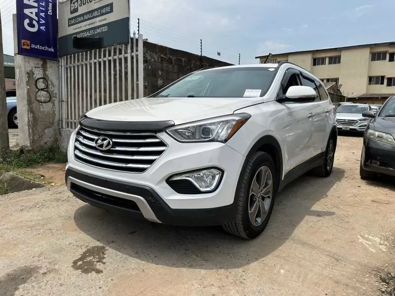 Hyundai Santa Fe   - 2014