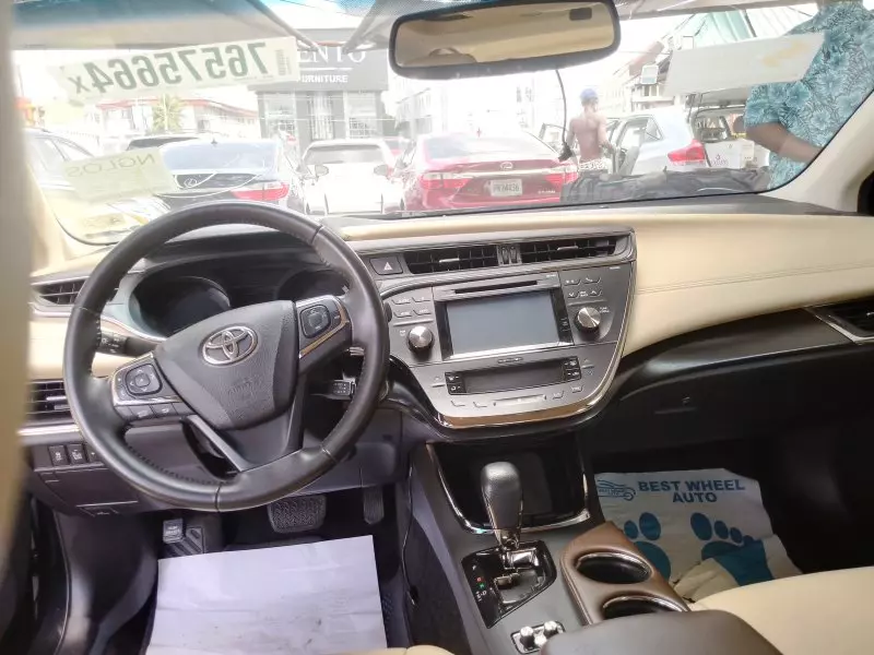 Toyota Avalon   - 2016