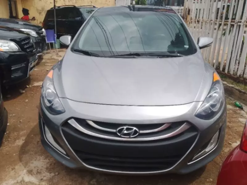 Hyundai Elantra   - 2014