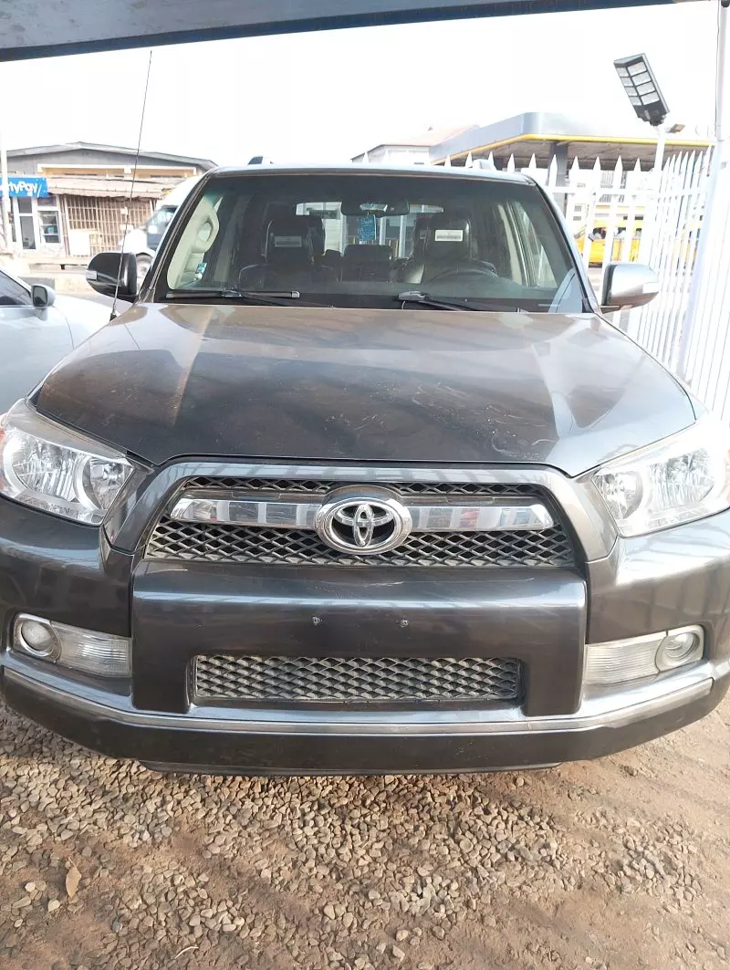 Toyota 4-Runner   - 2012