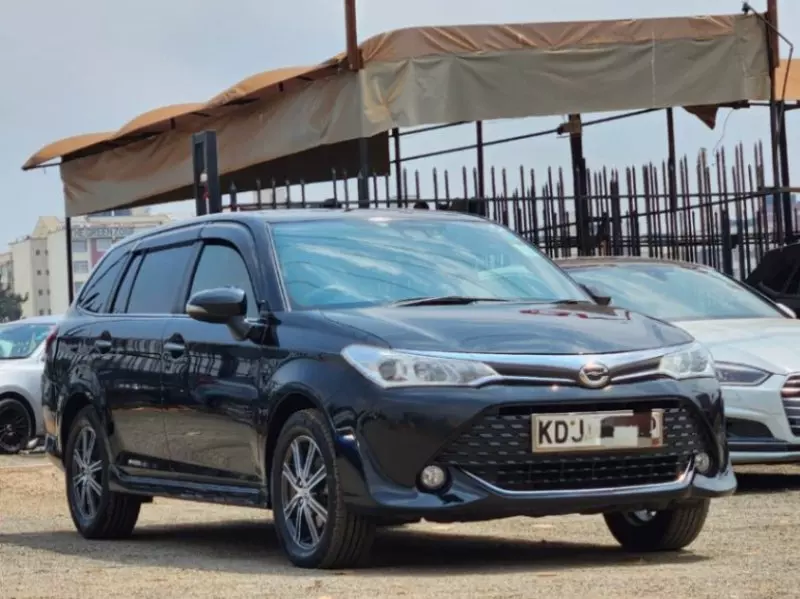 Toyota Fielder    - 2016