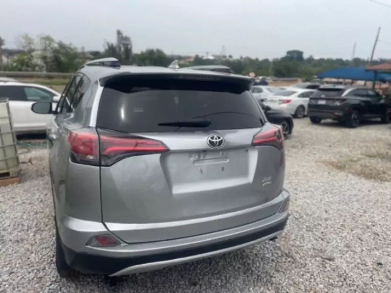 Toyota RAV 4   - 2018