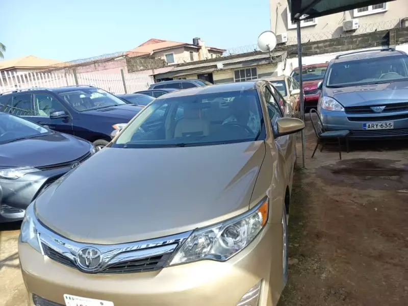 Toyota Camry   - 2012