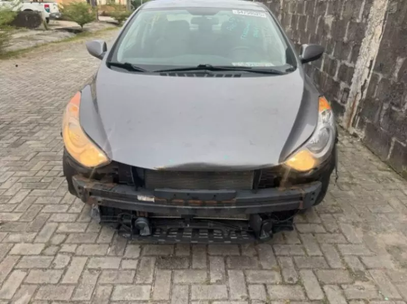 Hyundai Elantra   - 2014