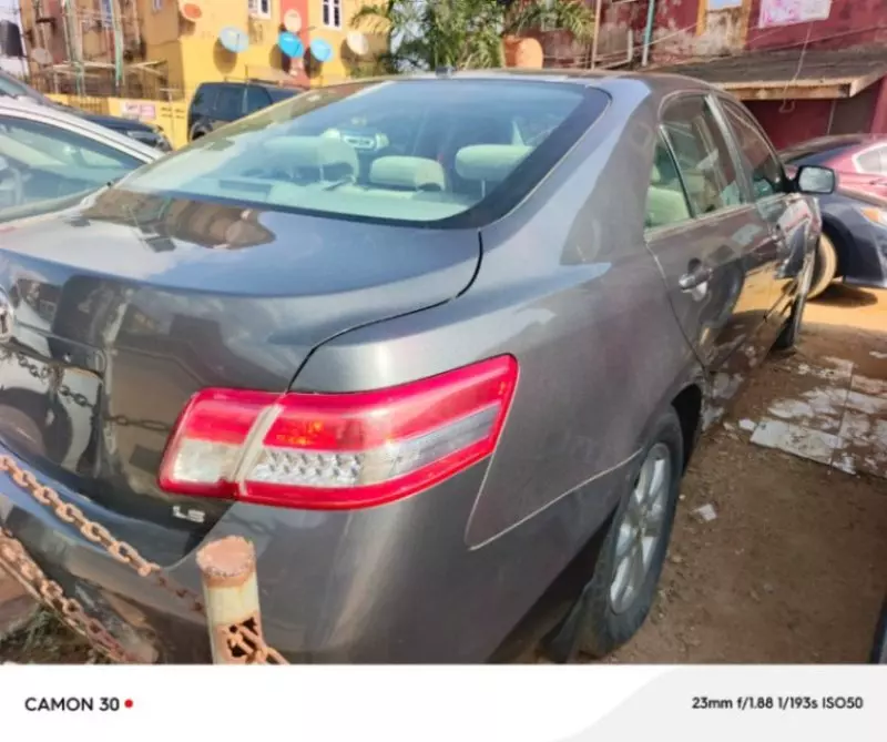 Toyota Camry   - 2010