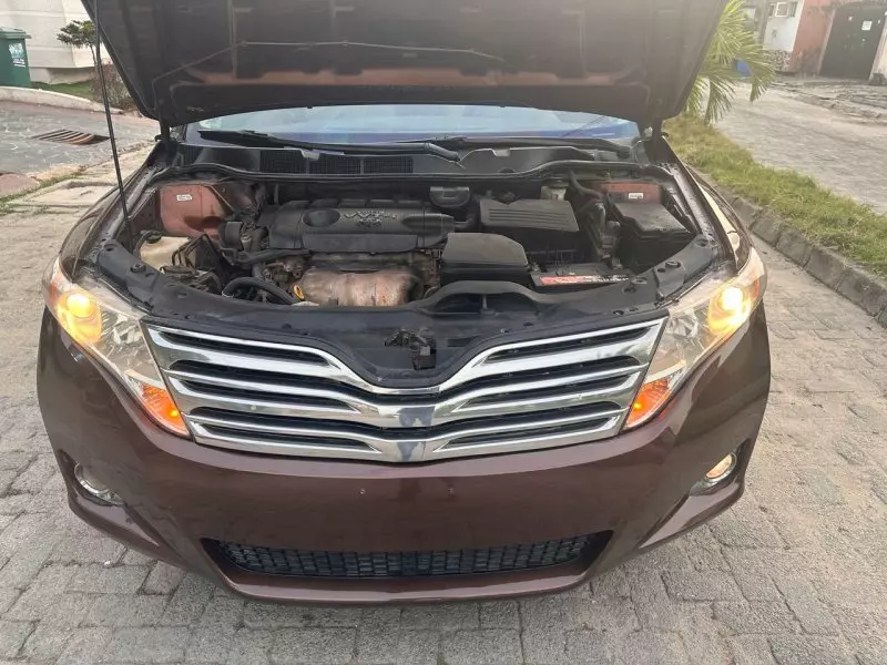 Toyota Venza   - 2011
