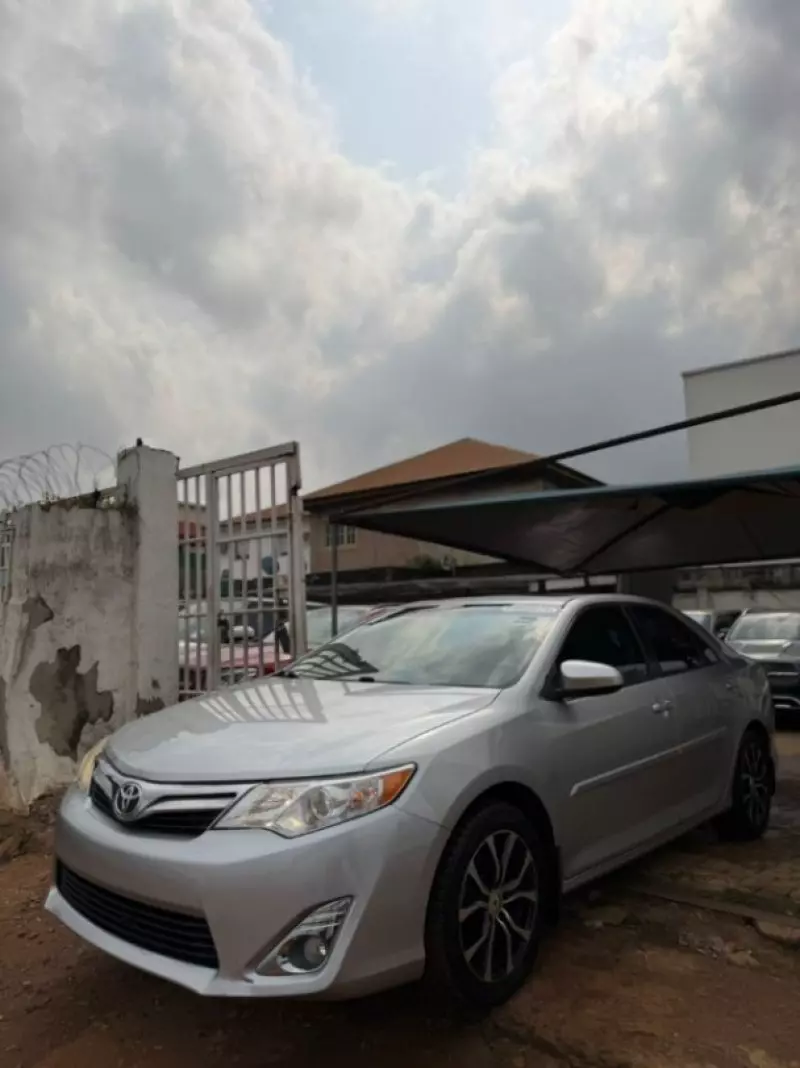 Toyota Camry   - 2014