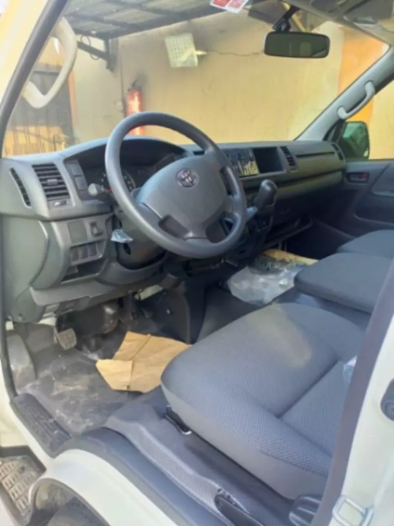 Toyota Hiace   - 2022