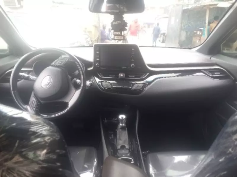 Toyota CH-R   - 2019