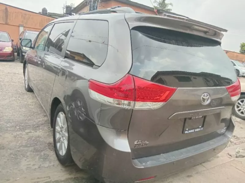 Toyota Sienna