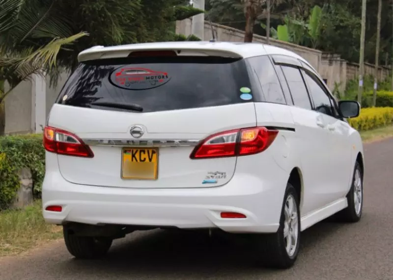 Nissan Leaf   - 2012