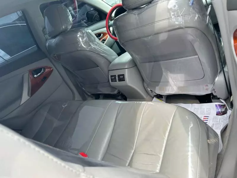 Toyota Camry   - 2011