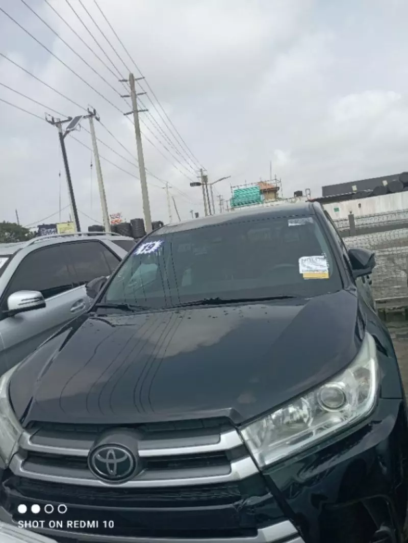 Toyota Highlander   - 2019