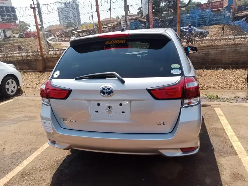 Toyota Fielder hybrid    - 2017
