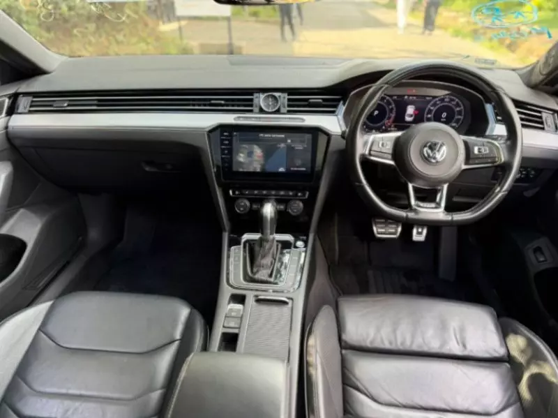 Volkswagen Arteon   - 2019