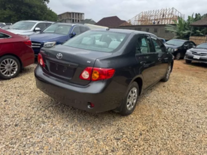 Toyota Corolla   - 2010