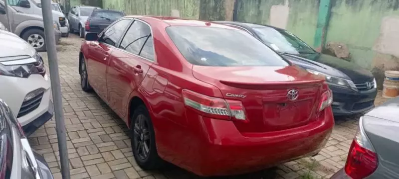 Toyota Camry   - 2010
