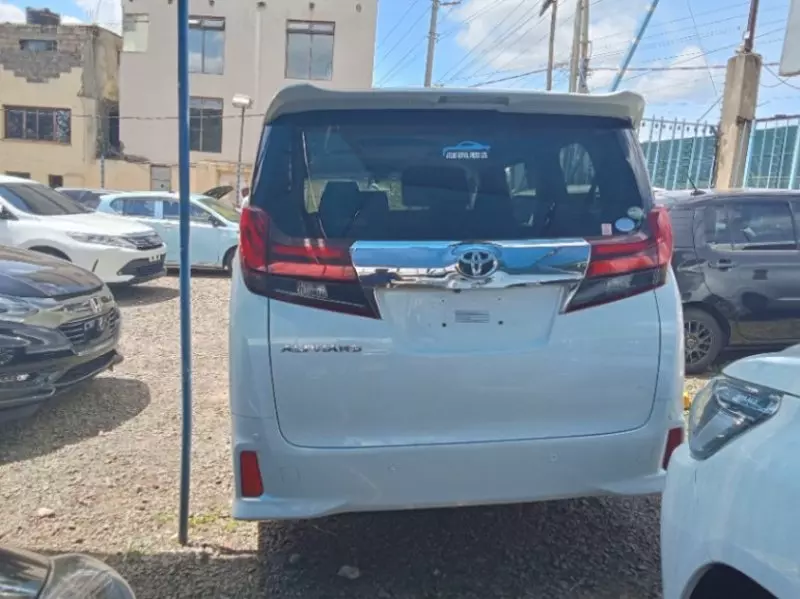 Toyota Alphard   - 2017