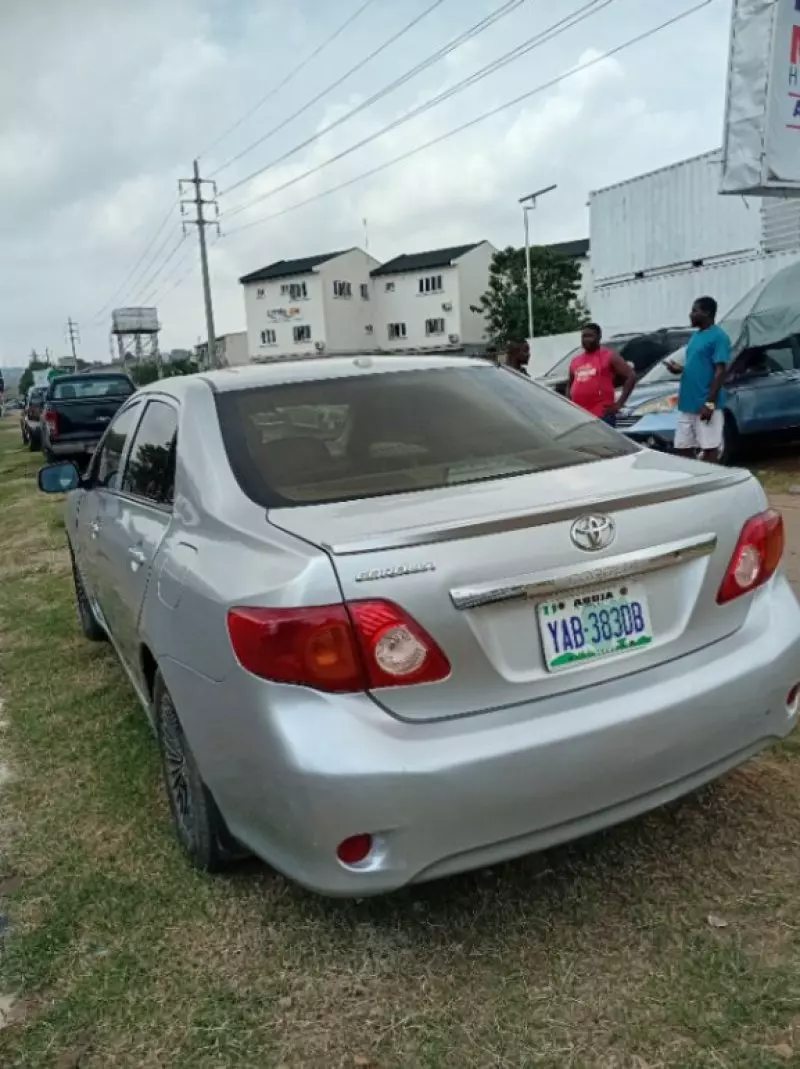 Toyota corolla   - 2009