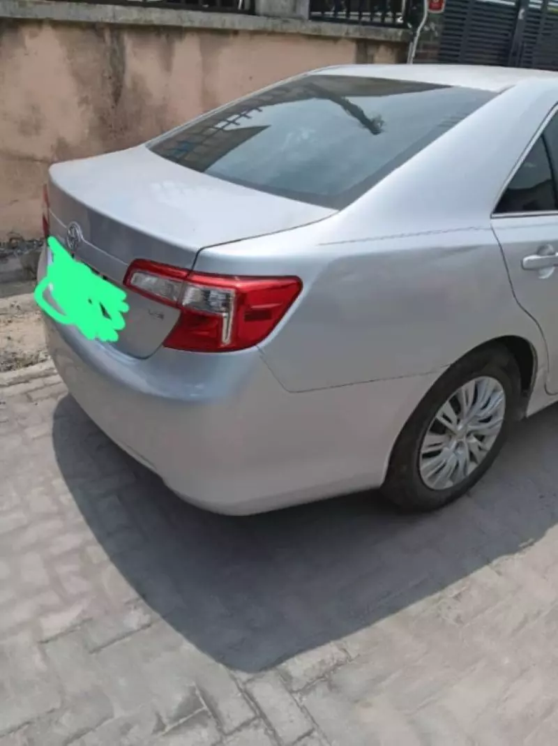 Toyota Camry - 2012