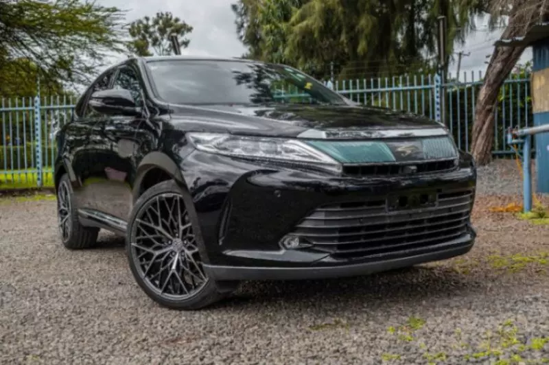 Toyota Harrier   - 2019