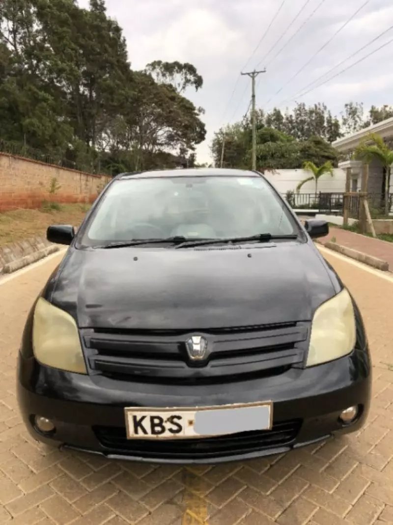 Toyota Ist    - 2003