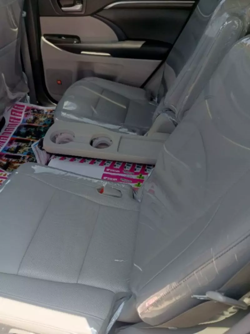 Toyota Highlander   - 2014