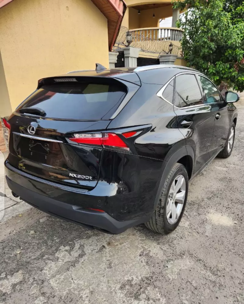 Lexus NX 200T   - 2017